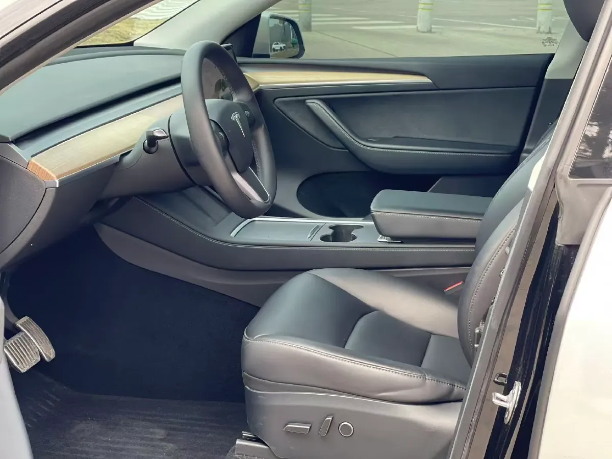 2022 Tesla Model Y BEV 60KWH,autocango,china used car exporter,china ev exporter,chinese used car exporter,chinese used ev exporter