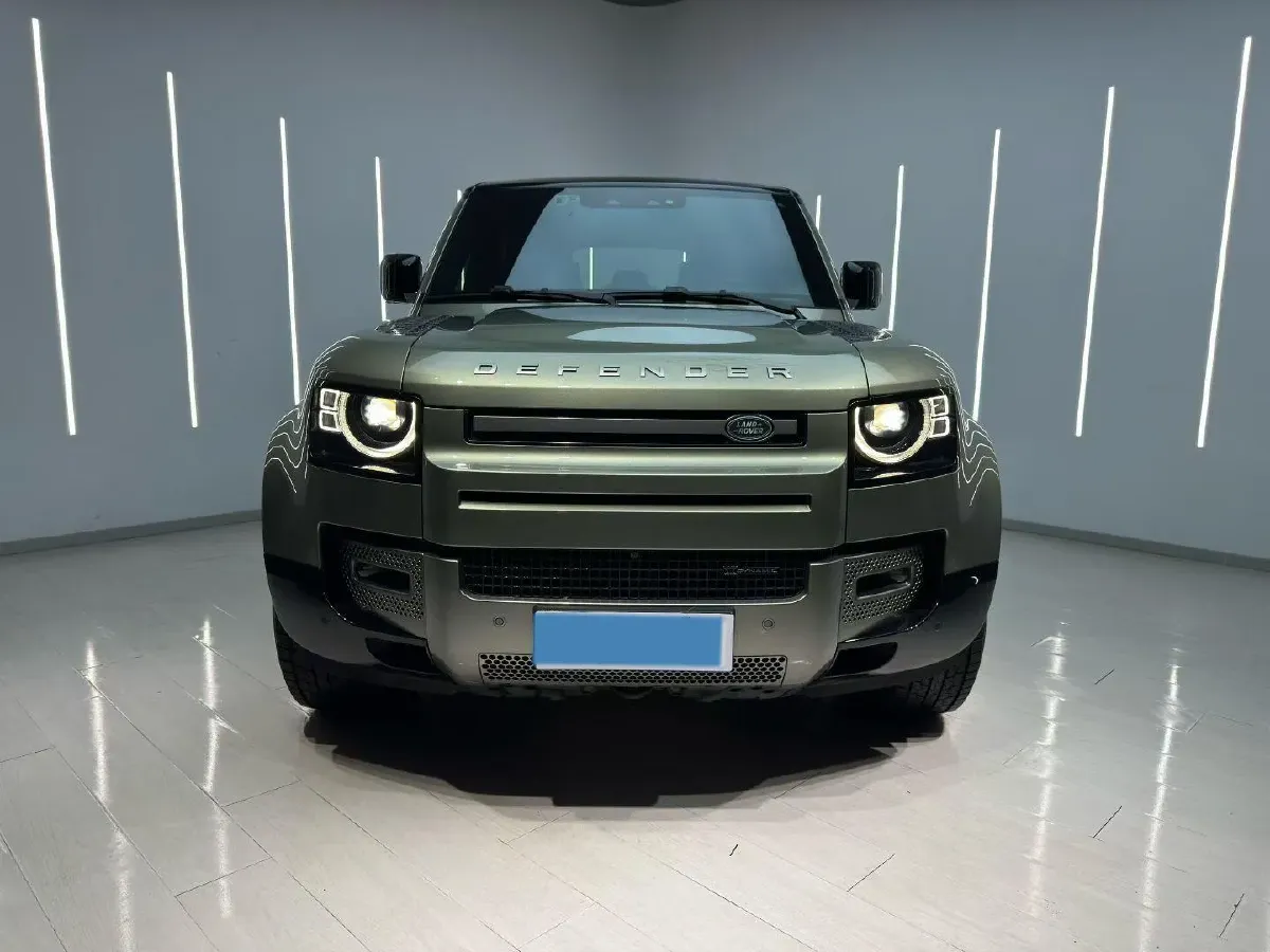 2023 Land Rover Defender 3.0T 400HP L6 8AT,autocango,china used car exporter,china ev exporter,chinese used car exporter,chinese used ev exporter