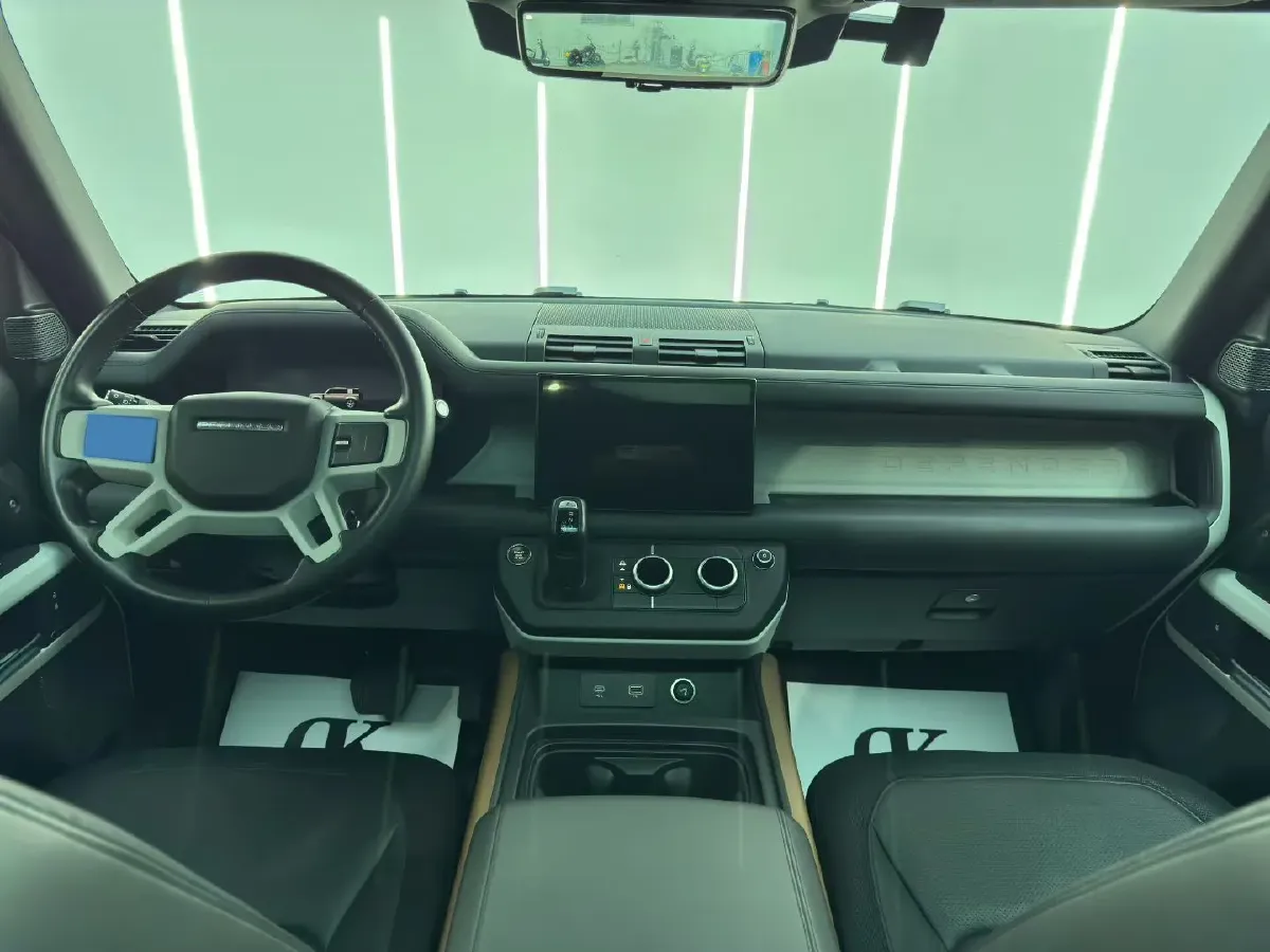 2023 Land Rover Defender 3.0T 400HP L6 8AT,autocango,china used car exporter,china ev exporter,chinese used car exporter,chinese used ev exporter