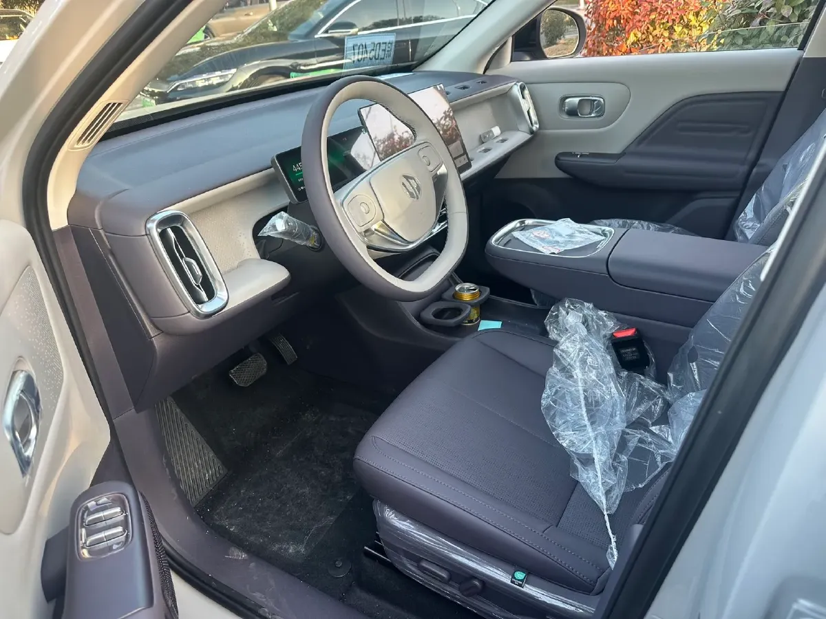 2025 Leapmotor B10 BEV 67.1KWH,autocango,china used car exporter,china ev exporter,chinese used car exporter,chinese used ev exporter