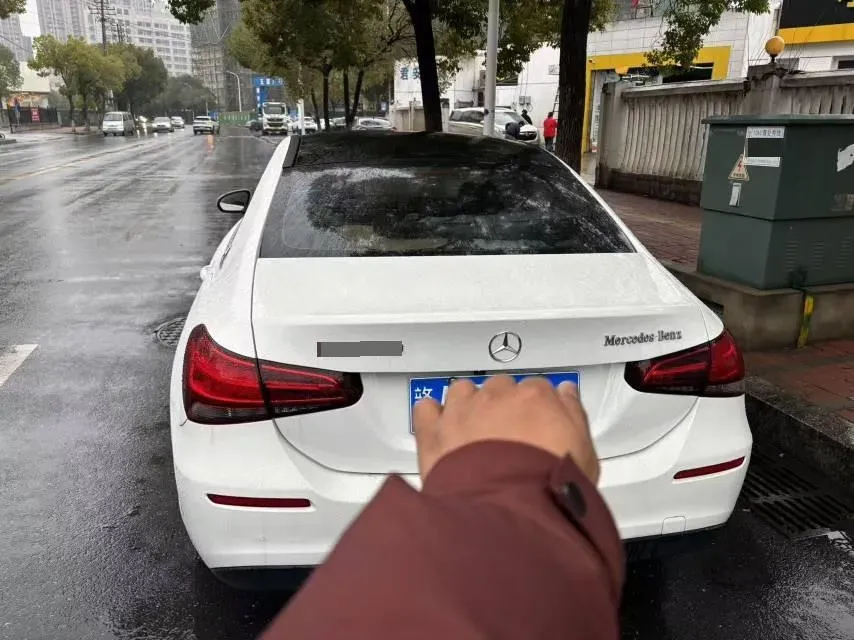 2020 Mercedes-Benz A Class 1.3T 136HP L4 7DCT,autocango,china used car exporter,china ev exporter,chinese used car exporter,chinese used ev exporter