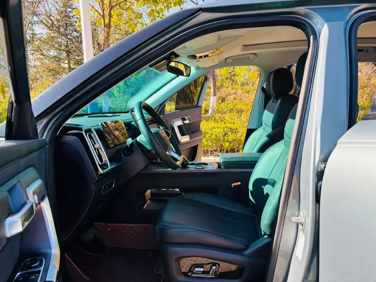 2023 Chery Exploration 06 1.6T 197HP L4 7DCT,autocango,china used car exporter,china ev exporter,chinese used car exporter,chinese used ev exporter