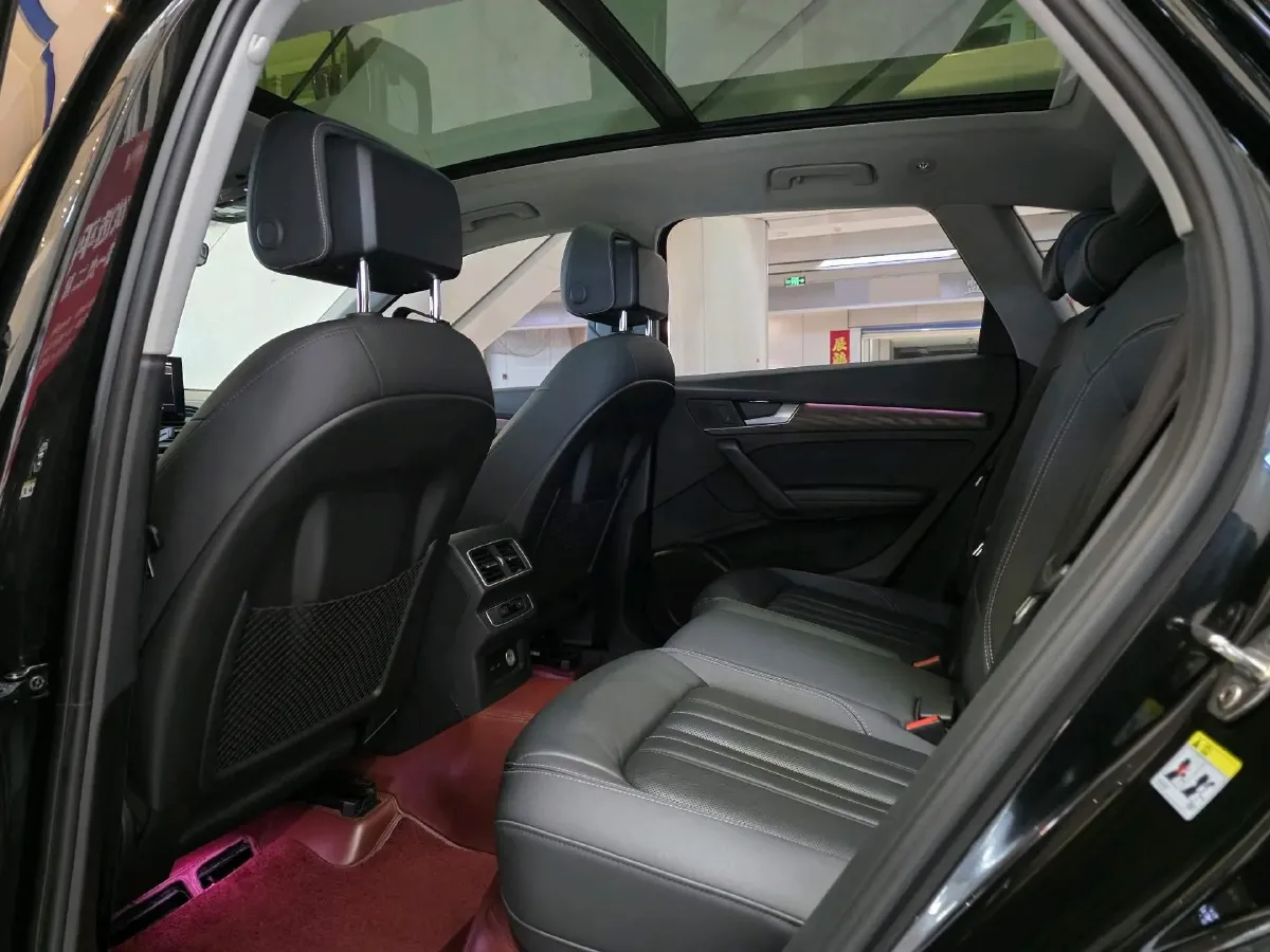 2022 Audi Q5L 2.0T 190HP L4 7DCT,autocango,china used car exporter,china ev exporter,chinese used car exporter,chinese used ev exporter