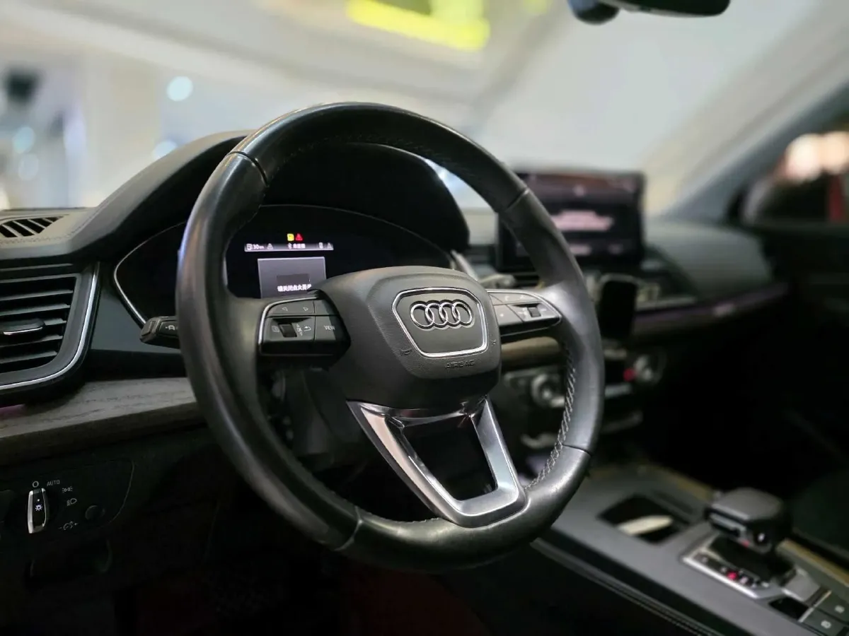 2022 Audi Q5L 2.0T 190HP L4 7DCT,autocango,china used car exporter,china ev exporter,chinese used car exporter,chinese used ev exporter