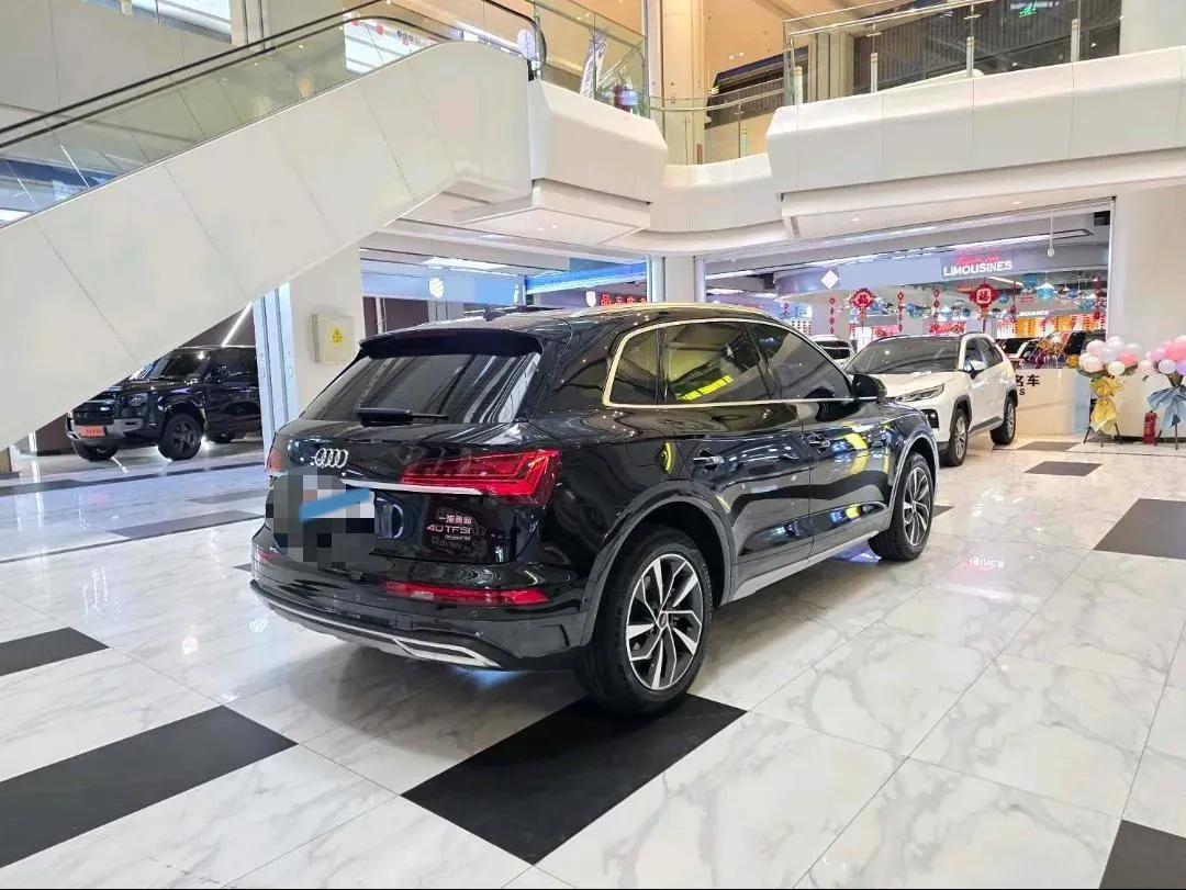 2022 Audi Q5L 2.0T 190HP L4 7DCT,autocango,china used car exporter,china ev exporter,chinese used car exporter,chinese used ev exporter
