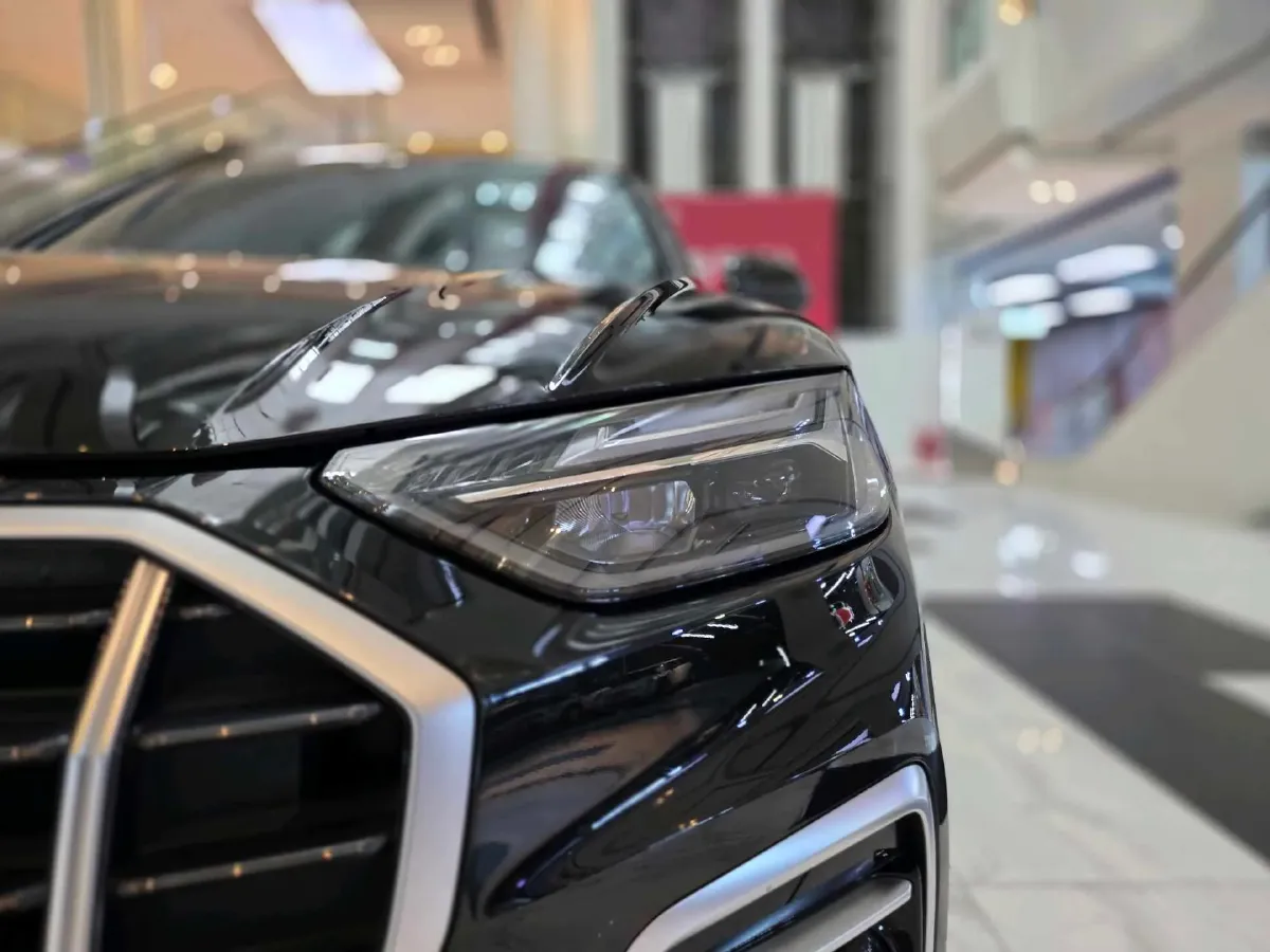 2022 Audi Q5L 2.0T 190HP L4 7DCT,autocango,china used car exporter,china ev exporter,chinese used car exporter,chinese used ev exporter