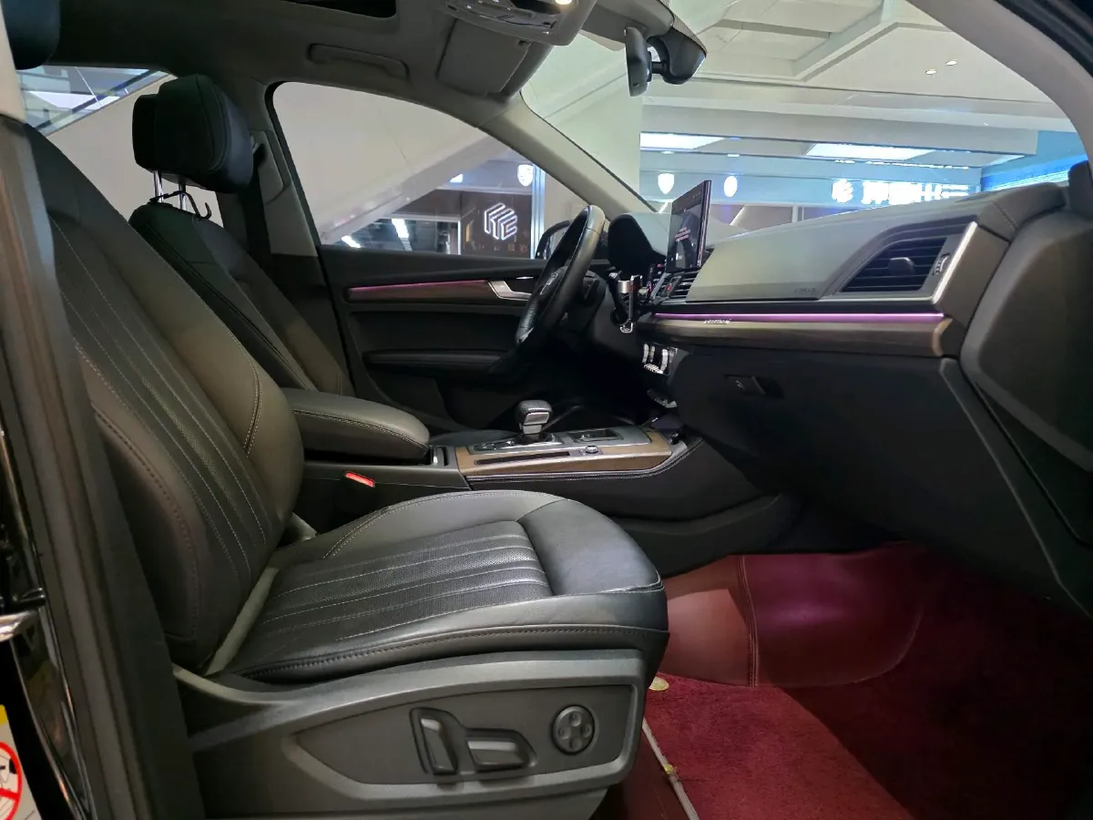 2022 Audi Q5L 2.0T 190HP L4 7DCT,autocango,china used car exporter,china ev exporter,chinese used car exporter,chinese used ev exporter