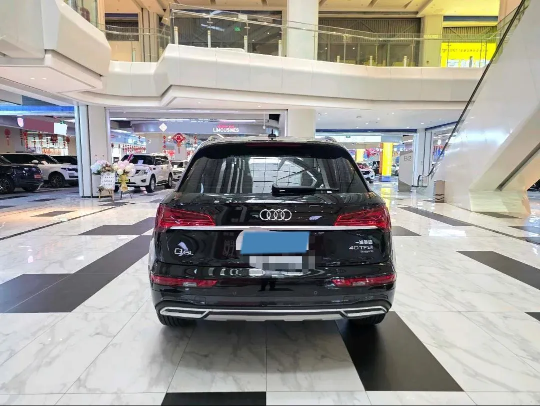 2022 Audi Q5L 2.0T 190HP L4 7DCT,autocango,china used car exporter,china ev exporter,chinese used car exporter,chinese used ev exporter