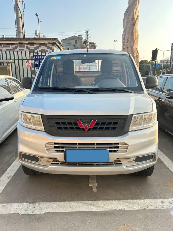 2018 WuLing RongGuang New Truck 1.5L 107HP L4 5MT,autocango,china used car exporter,china ev exporter,chinese used car exporter,chinese used ev exporter