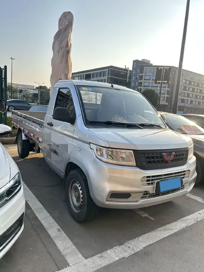 2018 WuLing RongGuang New Truck 1.5L 107HP L4 5MT,autocango,china used car exporter,china ev exporter,chinese used car exporter,chinese used ev exporter