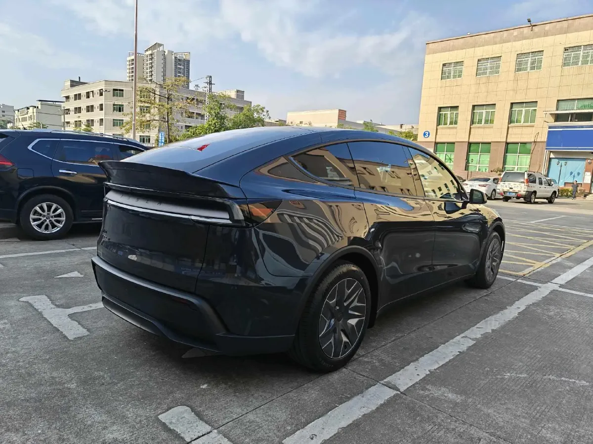 2025 Tesla Model Y L BEV,autocango,china used car exporter,china ev exporter,chinese used car exporter,chinese used ev exporter