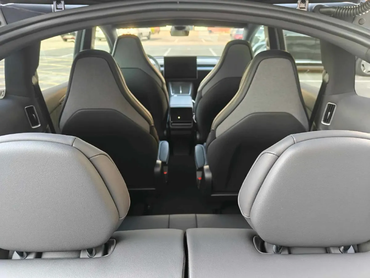 2025 Tesla Model Y L BEV,autocango,china used car exporter,china ev exporter,chinese used car exporter,chinese used ev exporter