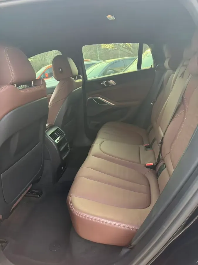 2021 BMW X6 3.0T 340HP L6 8AT,autocango,china used car exporter,china ev exporter,chinese used car exporter,chinese used ev exporter