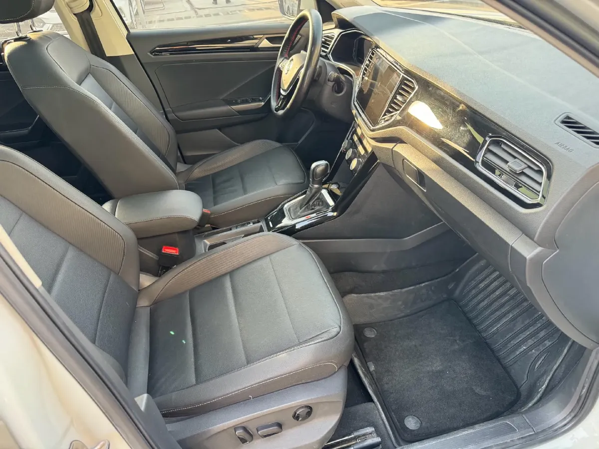 2022 Volkswagen T-Roc 1.4T 150HP L4 7DCT,autocango,china used car exporter,china ev exporter,chinese used car exporter,chinese used ev exporter