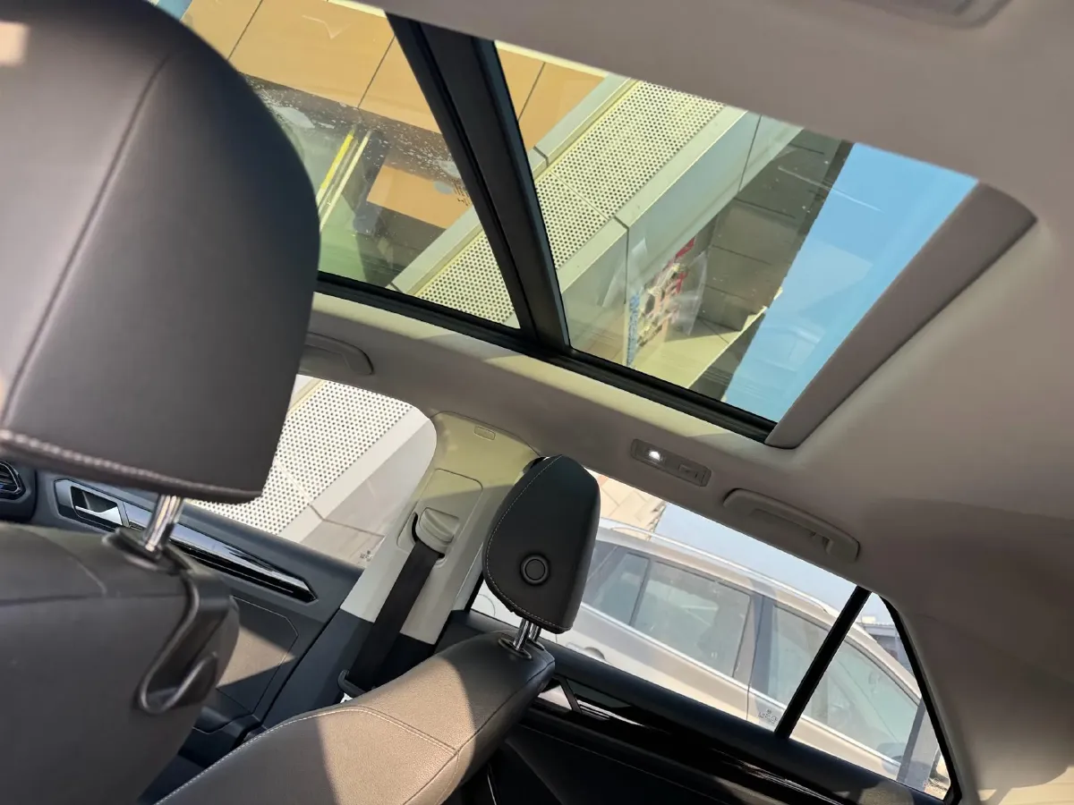 2022 Volkswagen T-Roc 1.4T 150HP L4 7DCT,autocango,china used car exporter,china ev exporter,chinese used car exporter,chinese used ev exporter