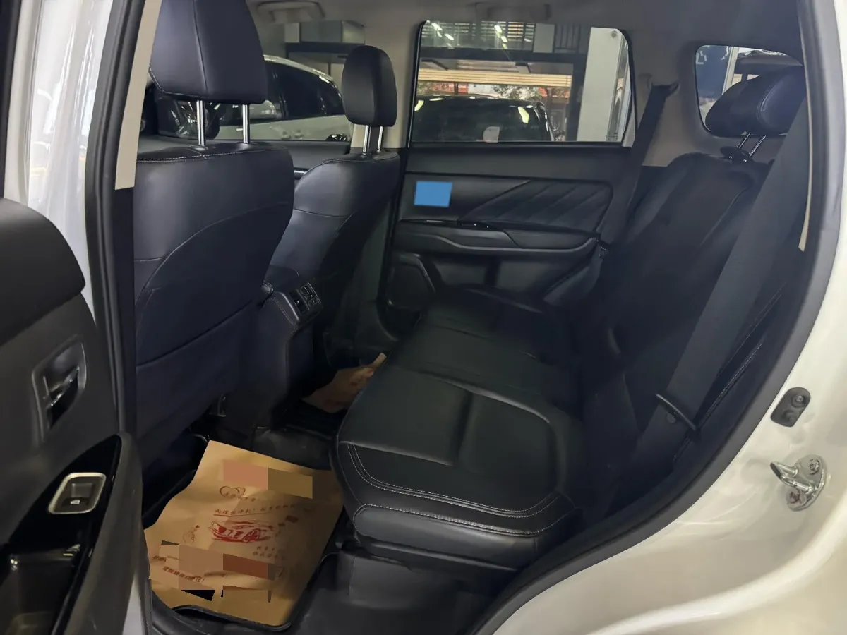 2019 Mitsubishi Outlander 2.4L 192HP L4 CVT,autocango,china used car exporter,china ev exporter,chinese used car exporter,chinese used ev exporter