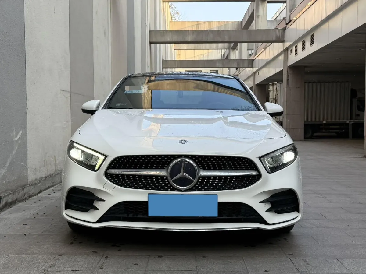 2020 Mercedes-Benz A Class 1.3T 163HP L4 7DCT,autocango,china used car exporter,china ev exporter,chinese used car exporter,chinese used ev exporter