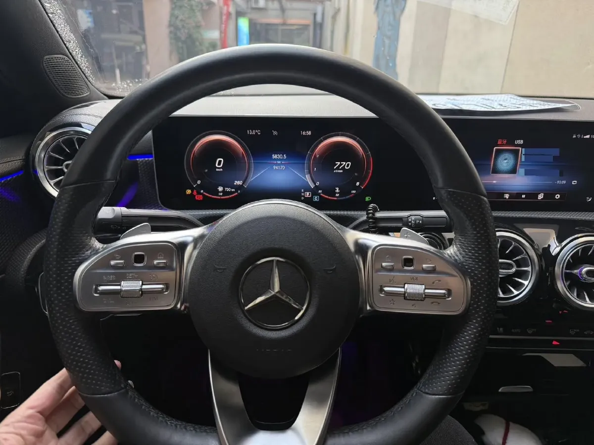 2020 Mercedes-Benz A Class 1.3T 163HP L4 7DCT,autocango,china used car exporter,china ev exporter,chinese used car exporter,chinese used ev exporter