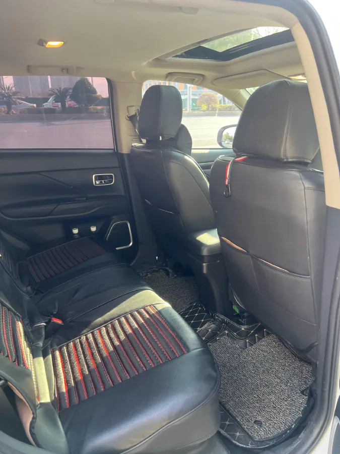 2018 Mitsubishi Outlander 2.0L 166HP L4 CVT,autocango,china used car exporter,china ev exporter,chinese used car exporter,chinese used ev exporter