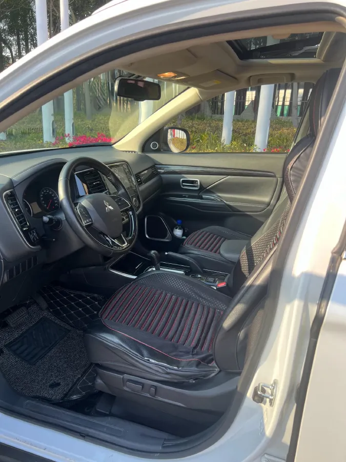 2018 Mitsubishi Outlander 2.0L 166HP L4 CVT,autocango,china used car exporter,china ev exporter,chinese used car exporter,chinese used ev exporter