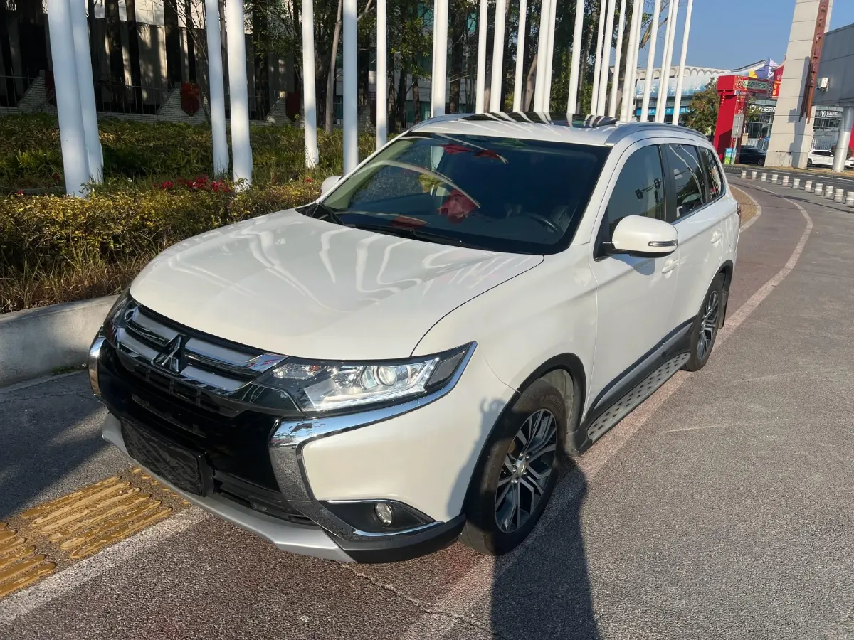 2018 Mitsubishi Outlander 2.0L 166HP L4 CVT,autocango,china used car exporter,china ev exporter,chinese used car exporter,chinese used ev exporter