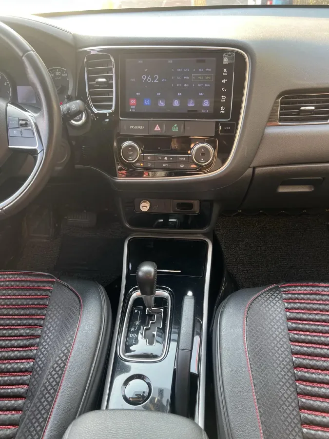 2018 Mitsubishi Outlander 2.0L 166HP L4 CVT,autocango,china used car exporter,china ev exporter,chinese used car exporter,chinese used ev exporter