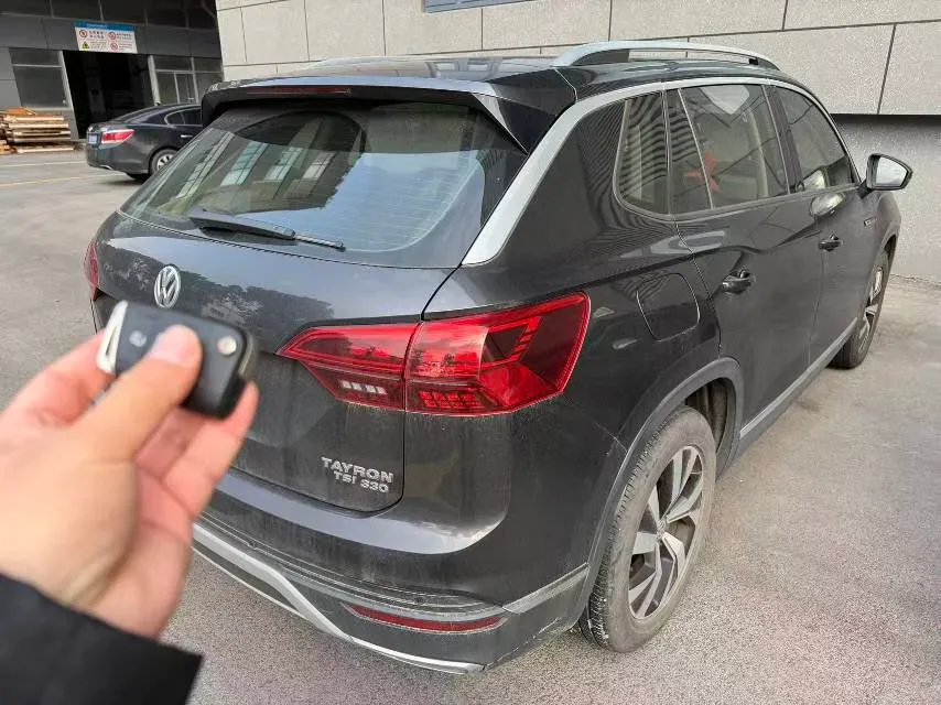 2019 Jeep Cherokee 2.0T 234HP L4 9AT,autocango,china used car exporter,china ev exporter,chinese used car exporter,chinese used ev exporter