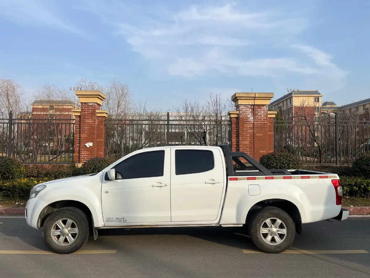 2018 Isuzu Taga 3.0T 131HP L4 5MT,autocango,china used car exporter,china ev exporter,chinese used car exporter,chinese used ev exporter
