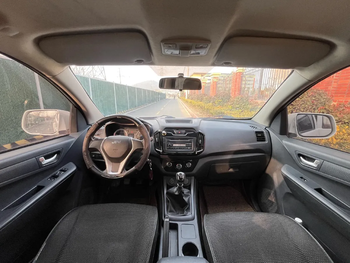 2018 Isuzu Taga 3.0T 131HP L4 5MT,autocango,china used car exporter,china ev exporter,chinese used car exporter,chinese used ev exporter
