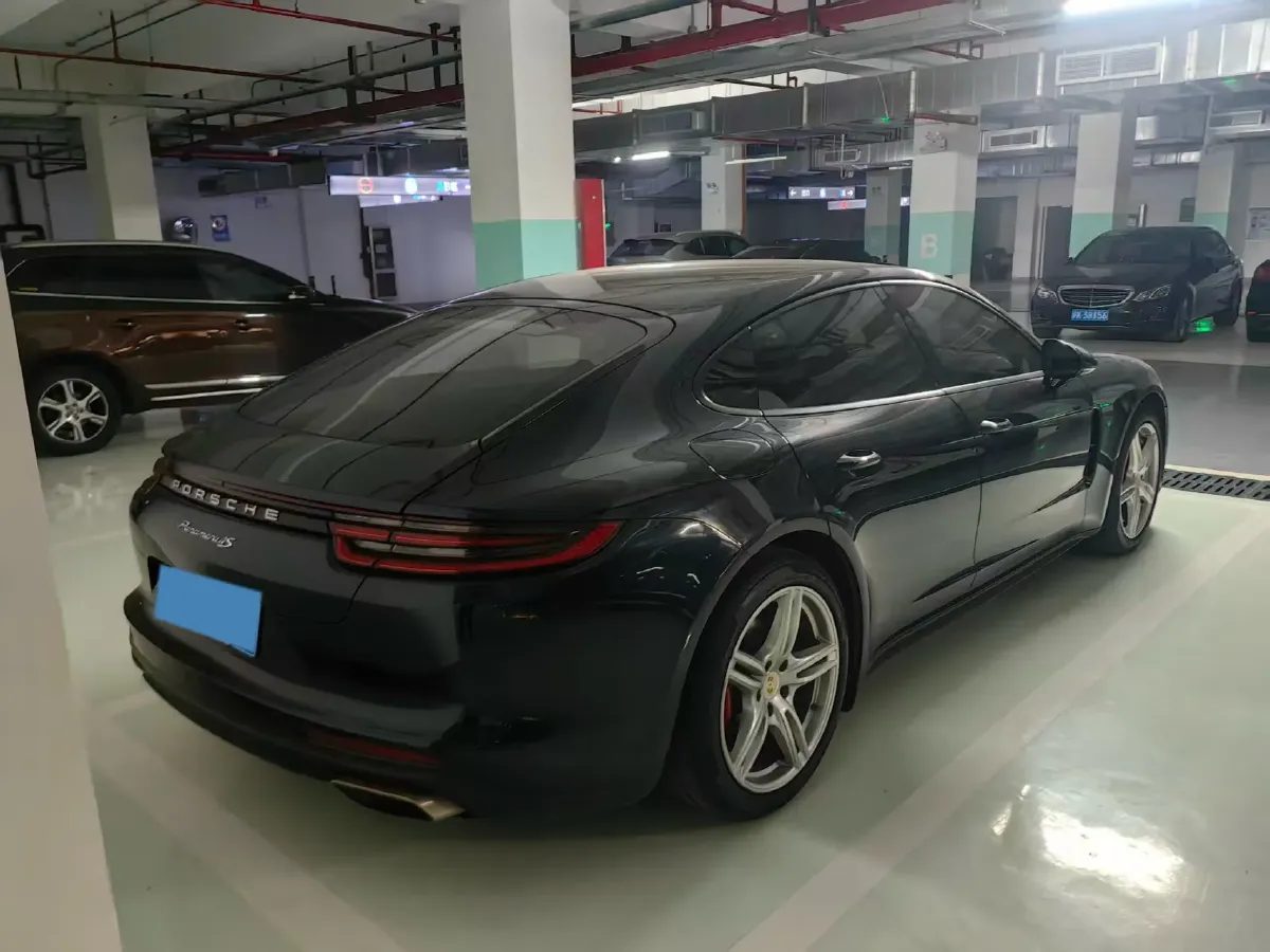 2017 BMW X6 3.0T 306HP L6 8AT,autocango,china used car exporter,china ev exporter,chinese used car exporter,chinese used ev exporter