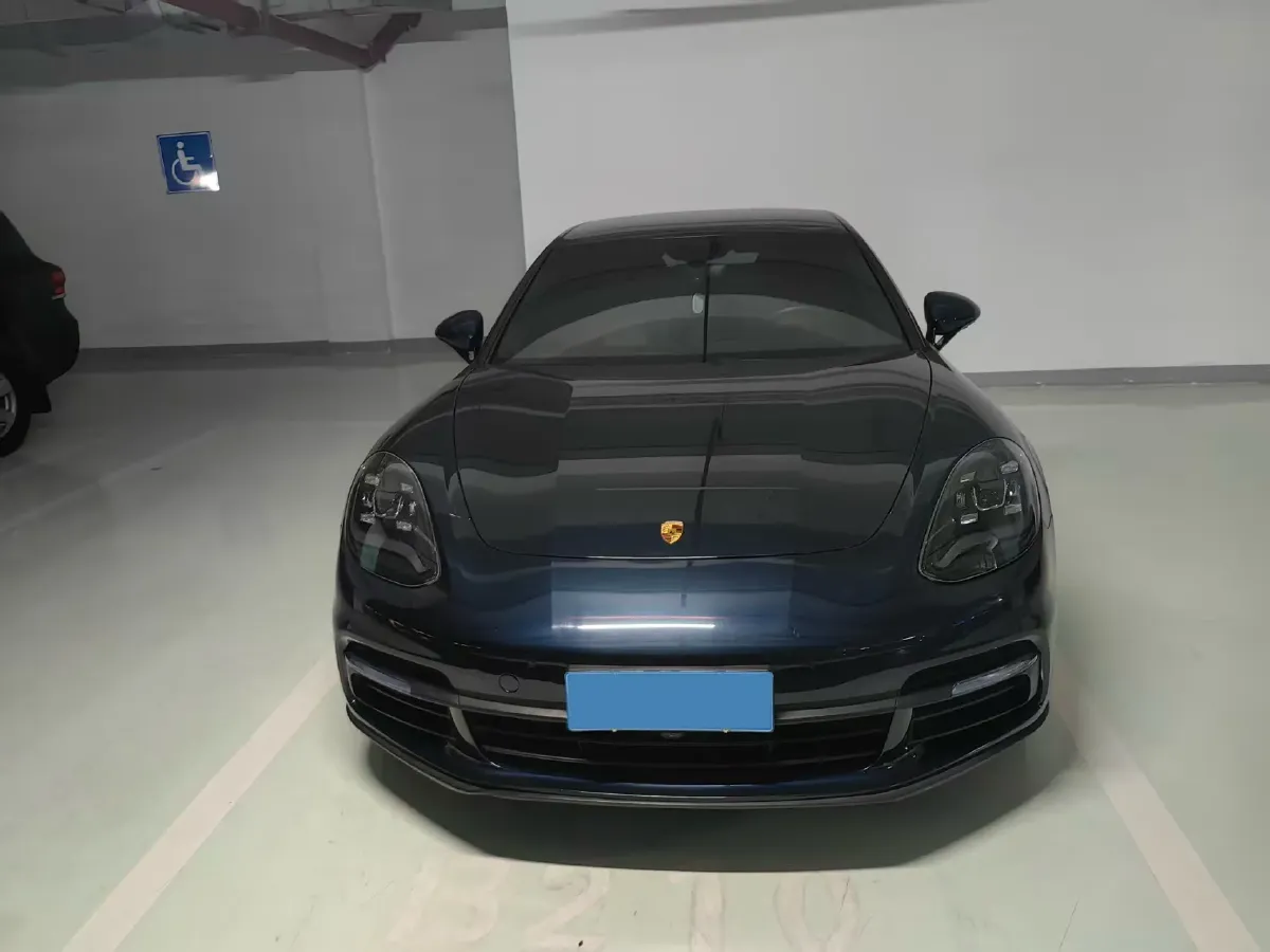 2017 BMW X6 3.0T 306HP L6 8AT,autocango,china used car exporter,china ev exporter,chinese used car exporter,chinese used ev exporter