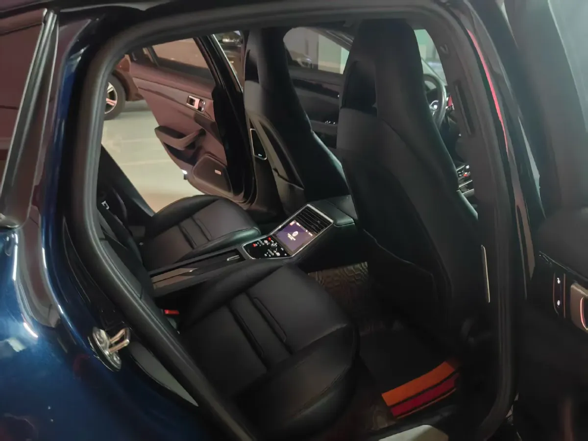 2017 BMW X6 3.0T 306HP L6 8AT,autocango,china used car exporter,china ev exporter,chinese used car exporter,chinese used ev exporter