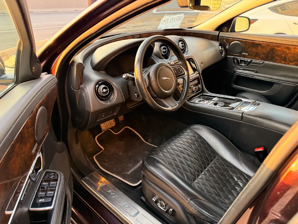 2016 Jaguar XJ 3.0T 340HP V6 8AT,autocango,china used car exporter,china ev exporter,chinese used car exporter,chinese used ev exporter