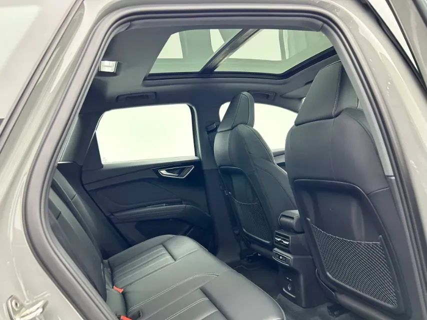 2024 Audi Q4 e-tron BEV 84.8KWH,autocango,china used car exporter,china ev exporter,chinese used car exporter,chinese used ev exporter