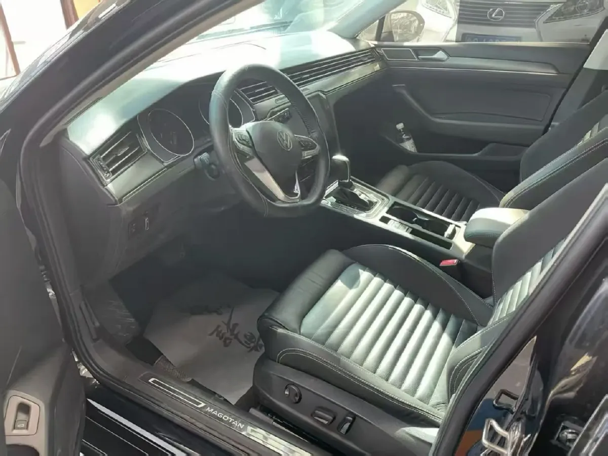2020 Volkswagen Magotan 2.0T 186HP L4 7DCT,autocango,china used car exporter,china ev exporter,chinese used car exporter,chinese used ev exporter