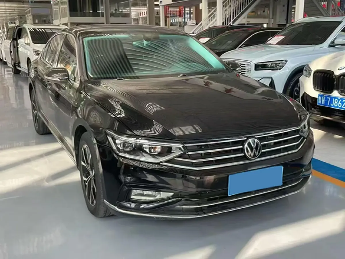 2020 Volkswagen Magotan 2.0T 186HP L4 7DCT,autocango,china used car exporter,china ev exporter,chinese used car exporter,chinese used ev exporter