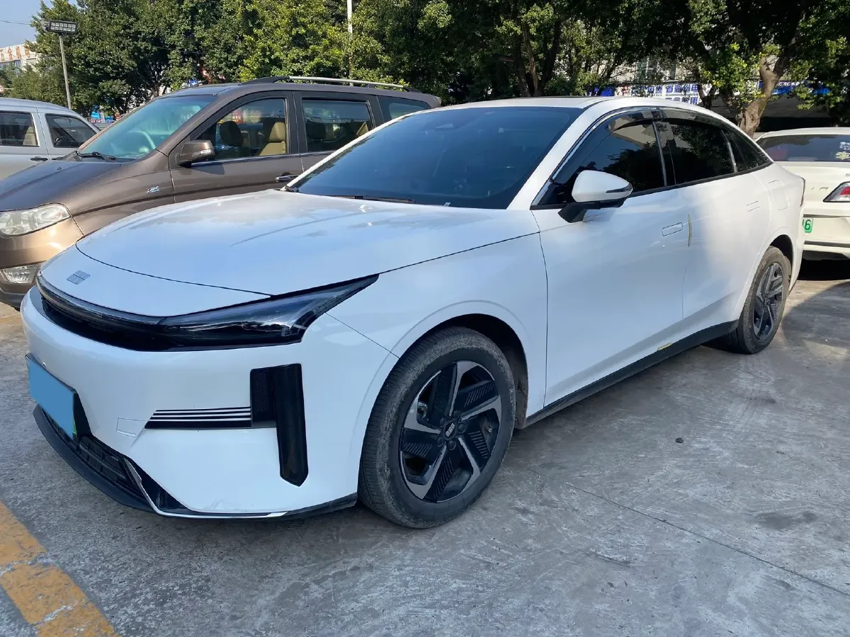 2024 Geely Galaxy L6 1.5T 163HP L4 3DHT PHEV,autocango,china used car exporter,china ev exporter,chinese used car exporter,chinese used ev exporter