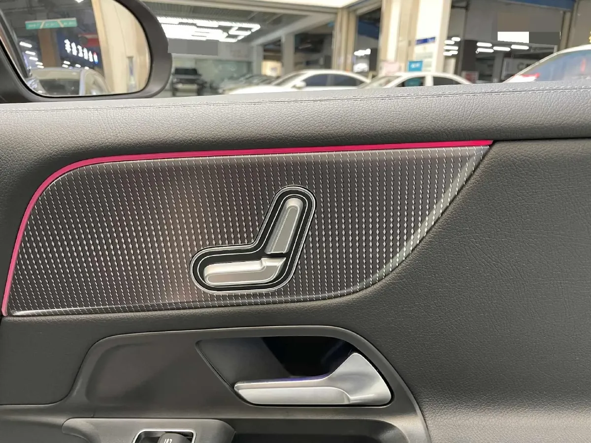 2020 Mercedes-Benz GLB Class 1.3T 163HP L4 7DCT,autocango,china used car exporter,china ev exporter,chinese used car exporter,chinese used ev exporter