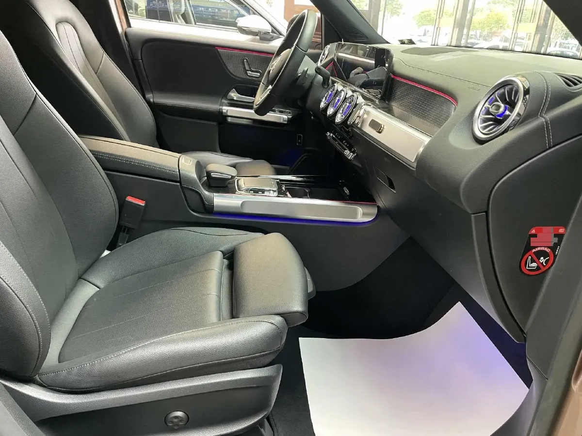 2020 Mercedes-Benz GLB Class 1.3T 163HP L4 7DCT,autocango,china used car exporter,china ev exporter,chinese used car exporter,chinese used ev exporter