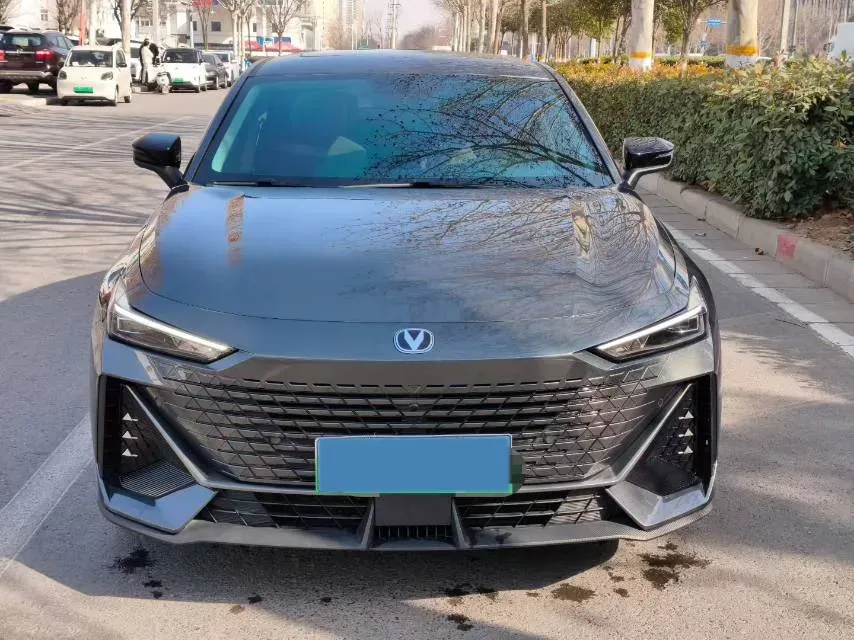 2023 ChangAn UNI-V iDD 1.5T 170HP L4 6TCT PHEV 18.4KWH,autocango,china used car exporter,china ev exporter,chinese used car exporter,chinese used ev exporter