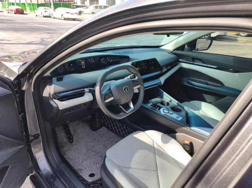 2023 ChangAn UNI-V iDD 1.5T 170HP L4 6TCT PHEV 18.4KWH,autocango,china used car exporter,china ev exporter,chinese used car exporter,chinese used ev exporter