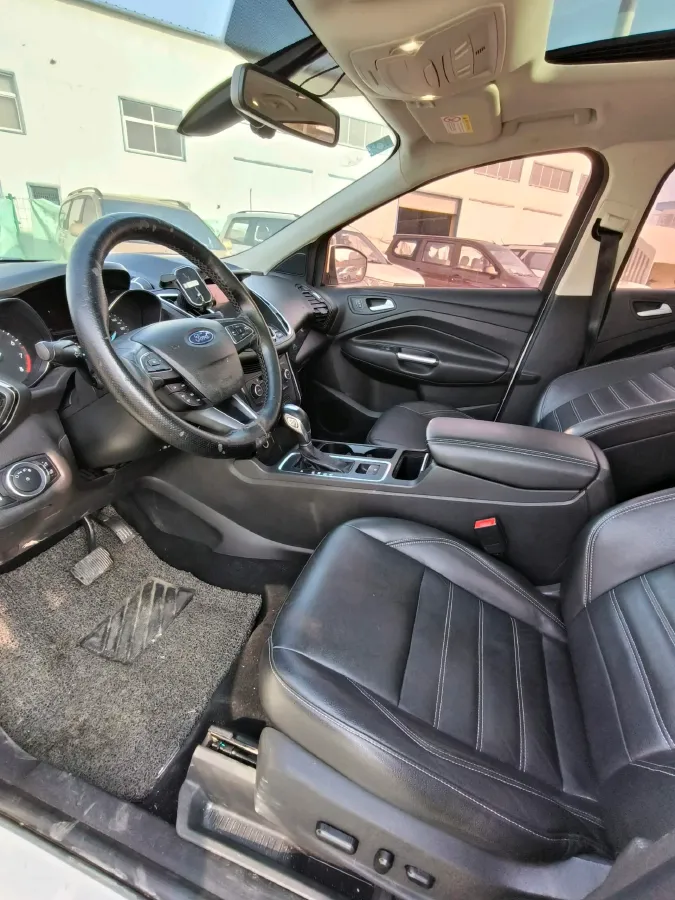 2018 Ford Kuga 1.5T 181HP L4 6AT,autocango,china used car exporter,china ev exporter,chinese used car exporter,chinese used ev exporter