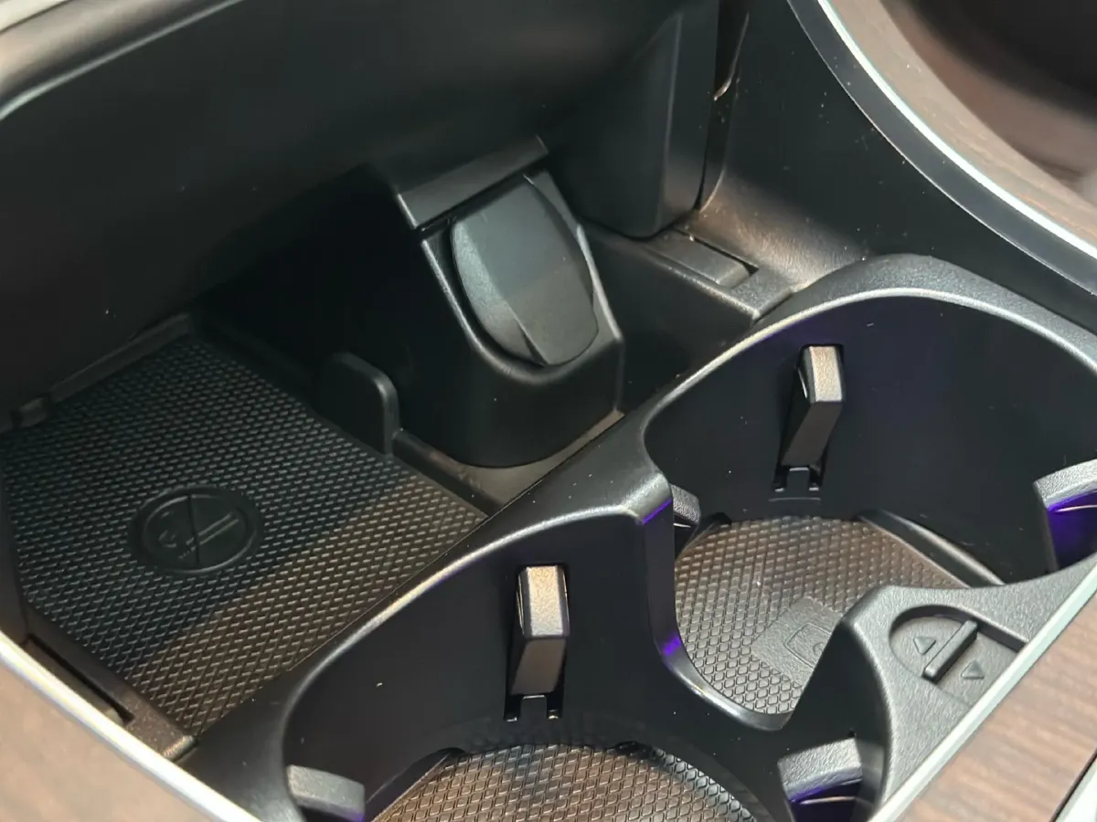 2021 Mercedes-Benz GLC Class 2.0T 258HP L4 9AT,autocango,china used car exporter,china ev exporter,chinese used car exporter,chinese used ev exporter