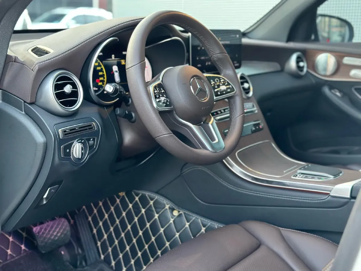 2021 Mercedes-Benz GLC Class 2.0T 258HP L4 9AT,autocango,china used car exporter,china ev exporter,chinese used car exporter,chinese used ev exporter