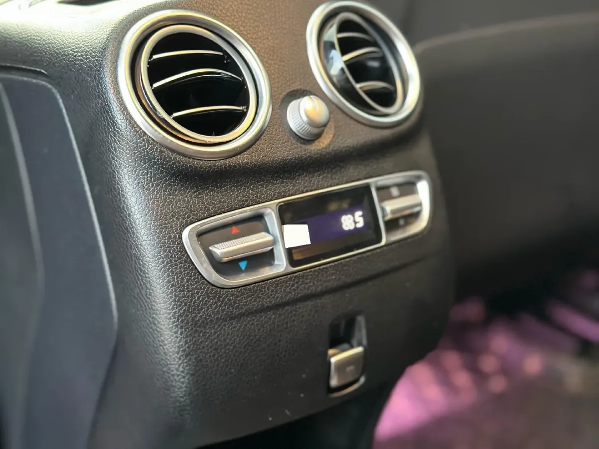 2021 Mercedes-Benz GLC Class 2.0T 258HP L4 9AT,autocango,china used car exporter,china ev exporter,chinese used car exporter,chinese used ev exporter