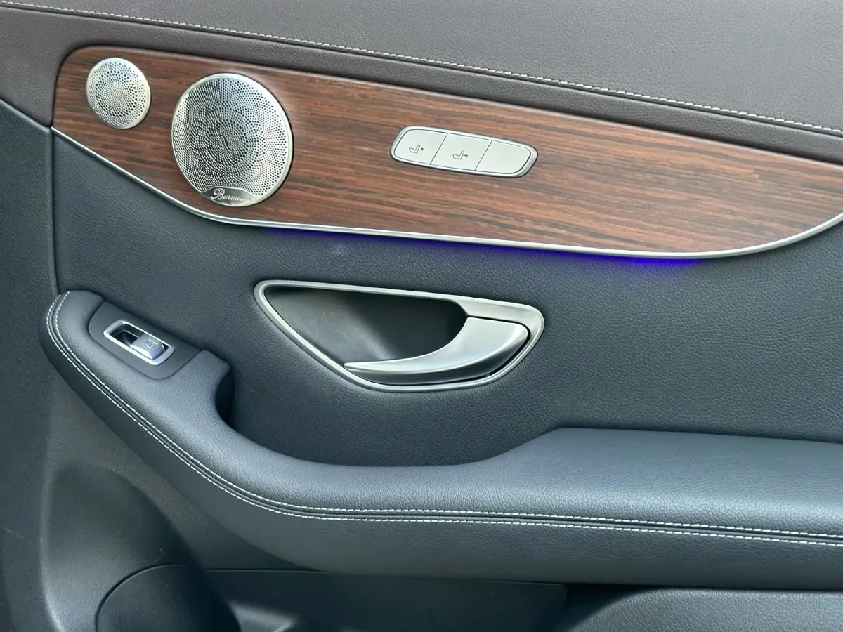 2021 Mercedes-Benz GLC Class 2.0T 258HP L4 9AT,autocango,china used car exporter,china ev exporter,chinese used car exporter,chinese used ev exporter