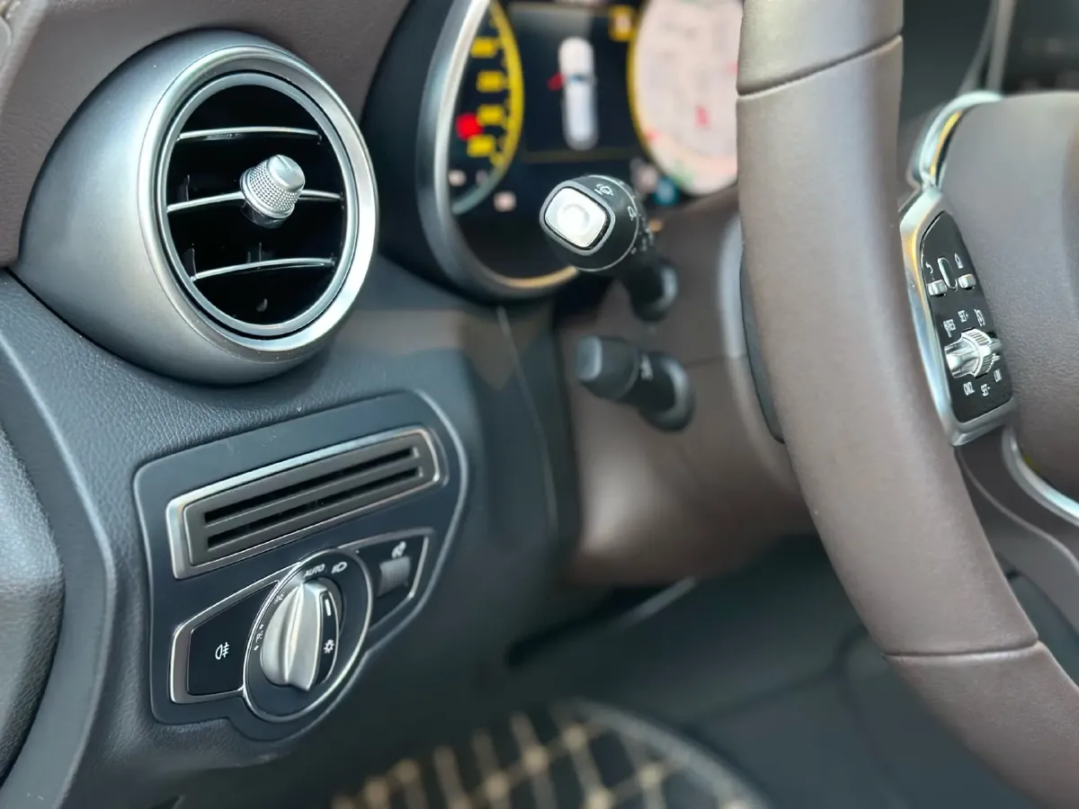 2021 Mercedes-Benz GLC Class 2.0T 258HP L4 9AT,autocango,china used car exporter,china ev exporter,chinese used car exporter,chinese used ev exporter