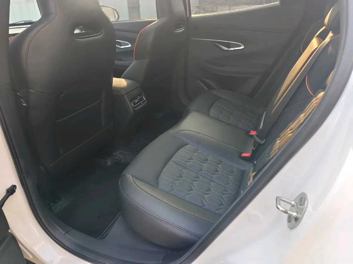 2022 ChangAn UNI-T 2.0T 233HP L4 8AT,autocango,china used car exporter,china ev exporter,chinese used car exporter,chinese used ev exporter