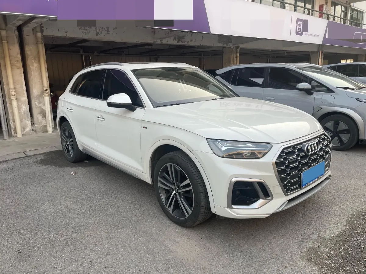 2022 Audi Q5L 2.0T 190HP L4 7DCT,autocango,china used car exporter,china ev exporter,chinese used car exporter,chinese used ev exporter
