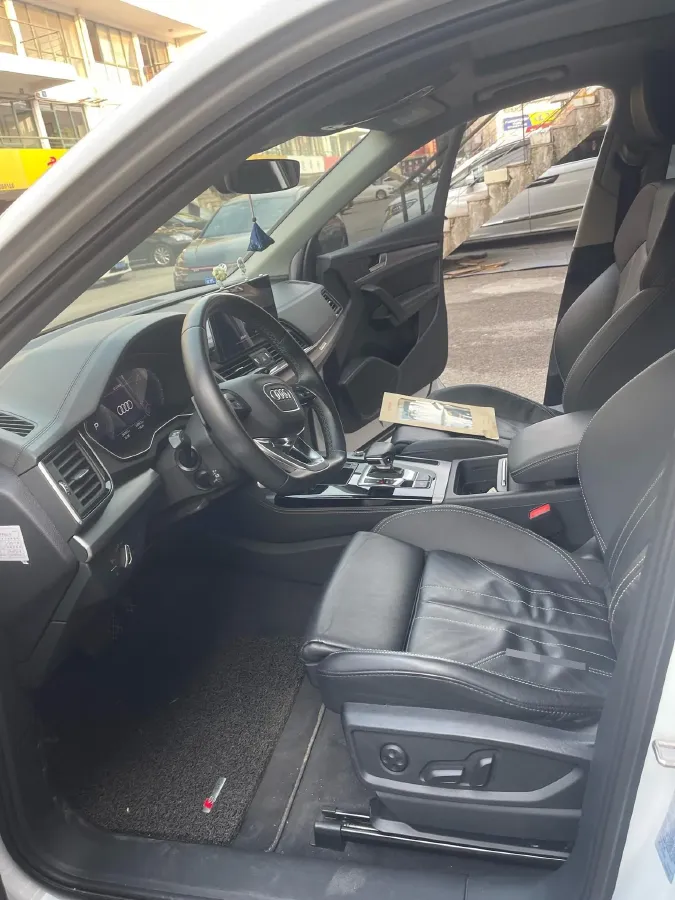 2022 Audi Q5L 2.0T 190HP L4 7DCT,autocango,china used car exporter,china ev exporter,chinese used car exporter,chinese used ev exporter
